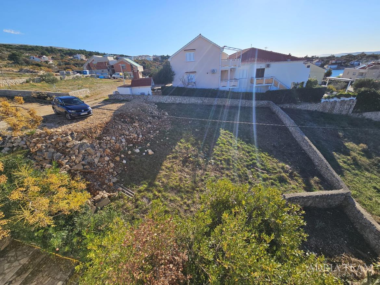 BAUGRUNDSTÜCK - 30 m VOM MEER