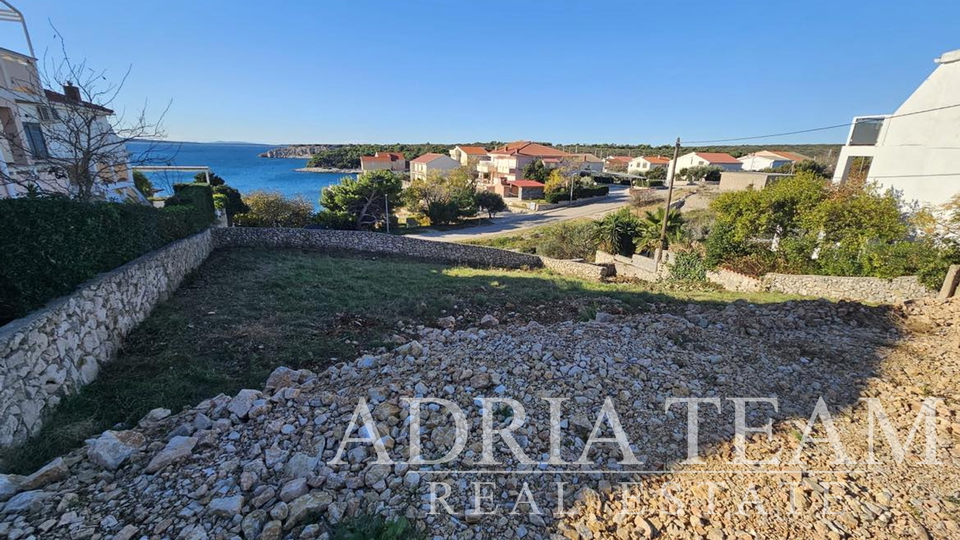 BUILDING LAND - 30 m FROM THE SEA