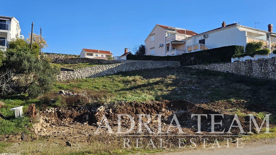 BUILDING LAND - 30 m FROM THE SEA