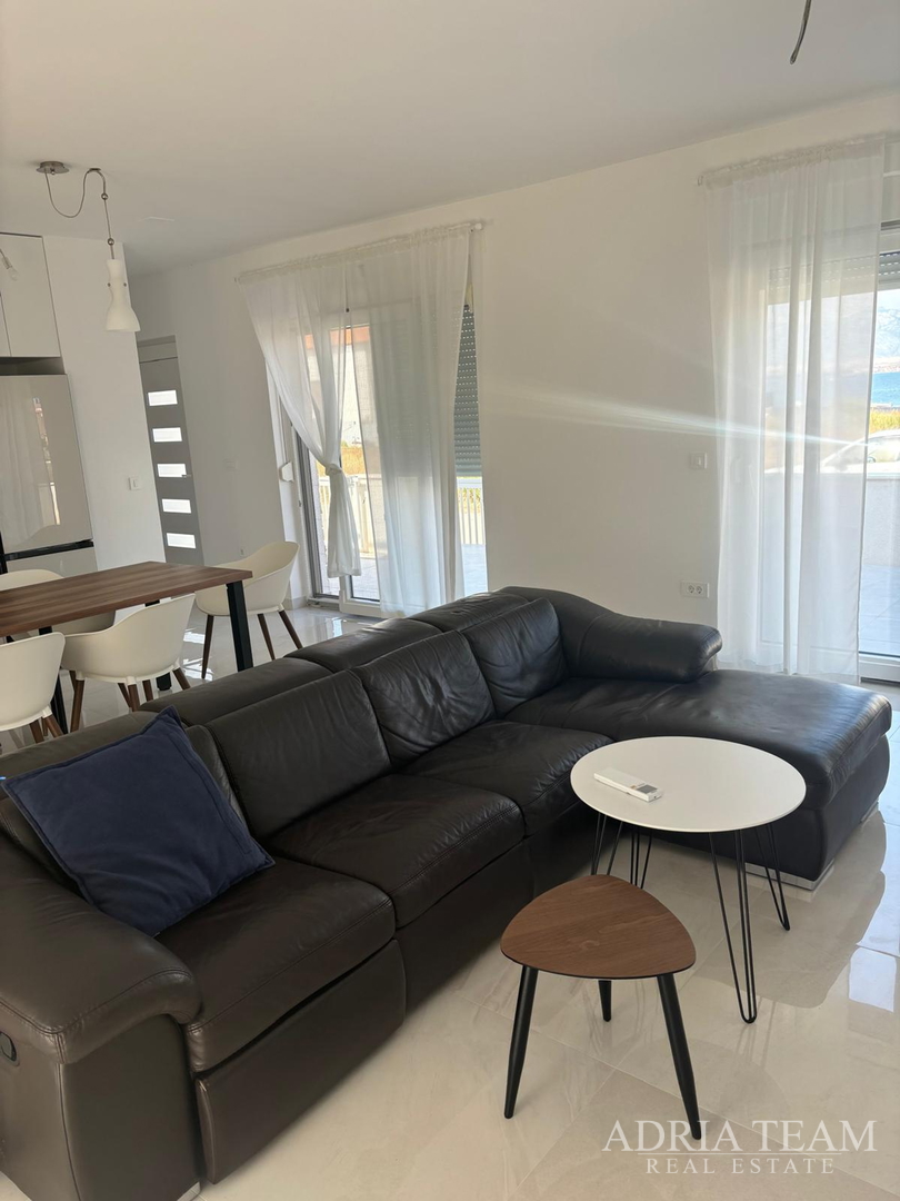 KUĆA S GARAŽOM TE OTVORENIM POGLEDOM NA MORE I PLANINE - VIR