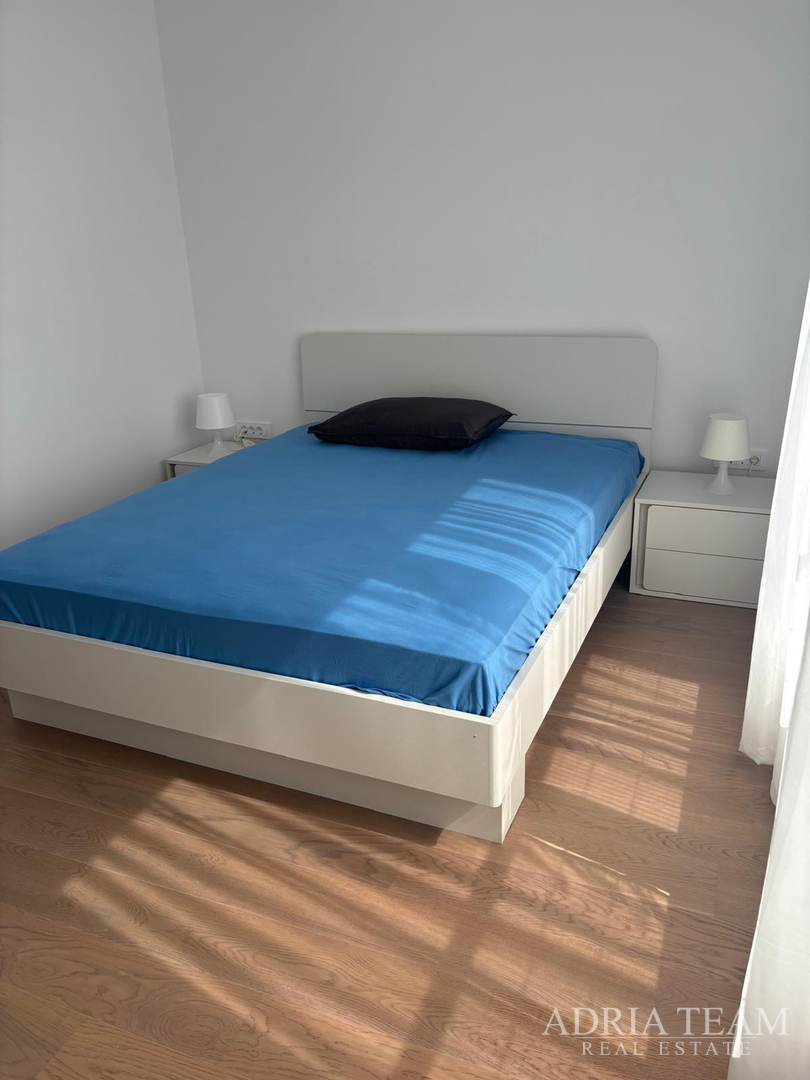 KUĆA S GARAŽOM TE OTVORENIM POGLEDOM NA MORE I PLANINE - VIR