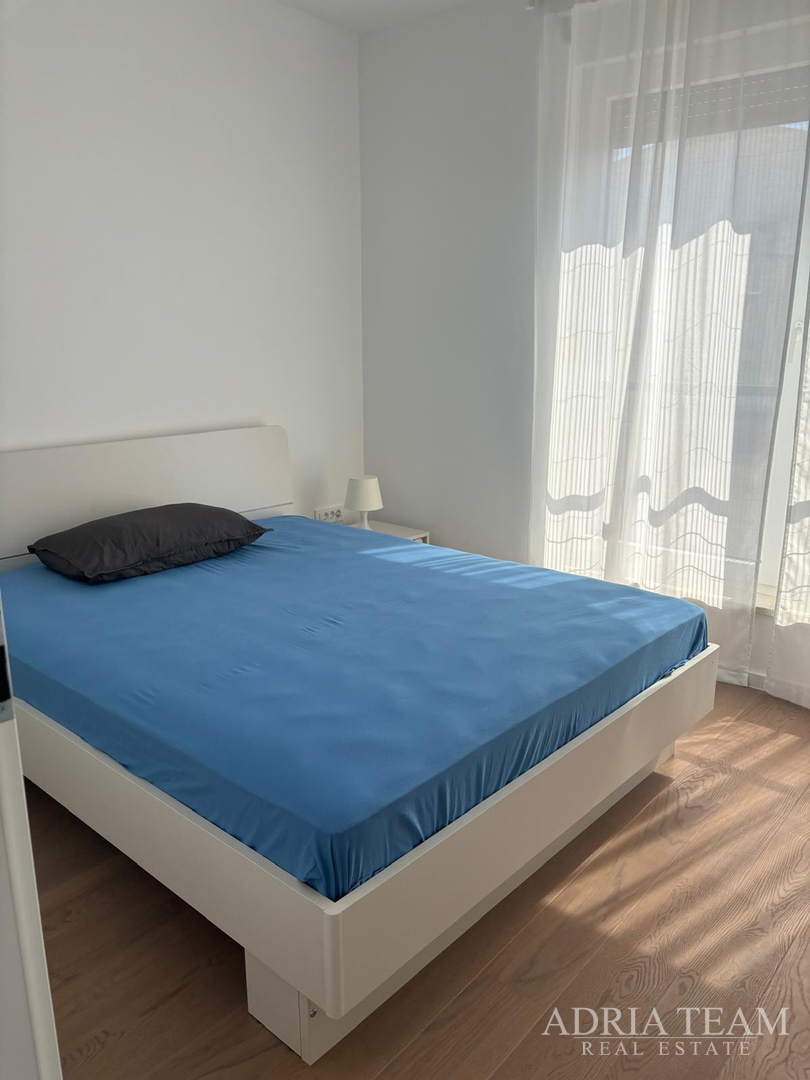 KUĆA S GARAŽOM TE OTVORENIM POGLEDOM NA MORE I PLANINE - VIR