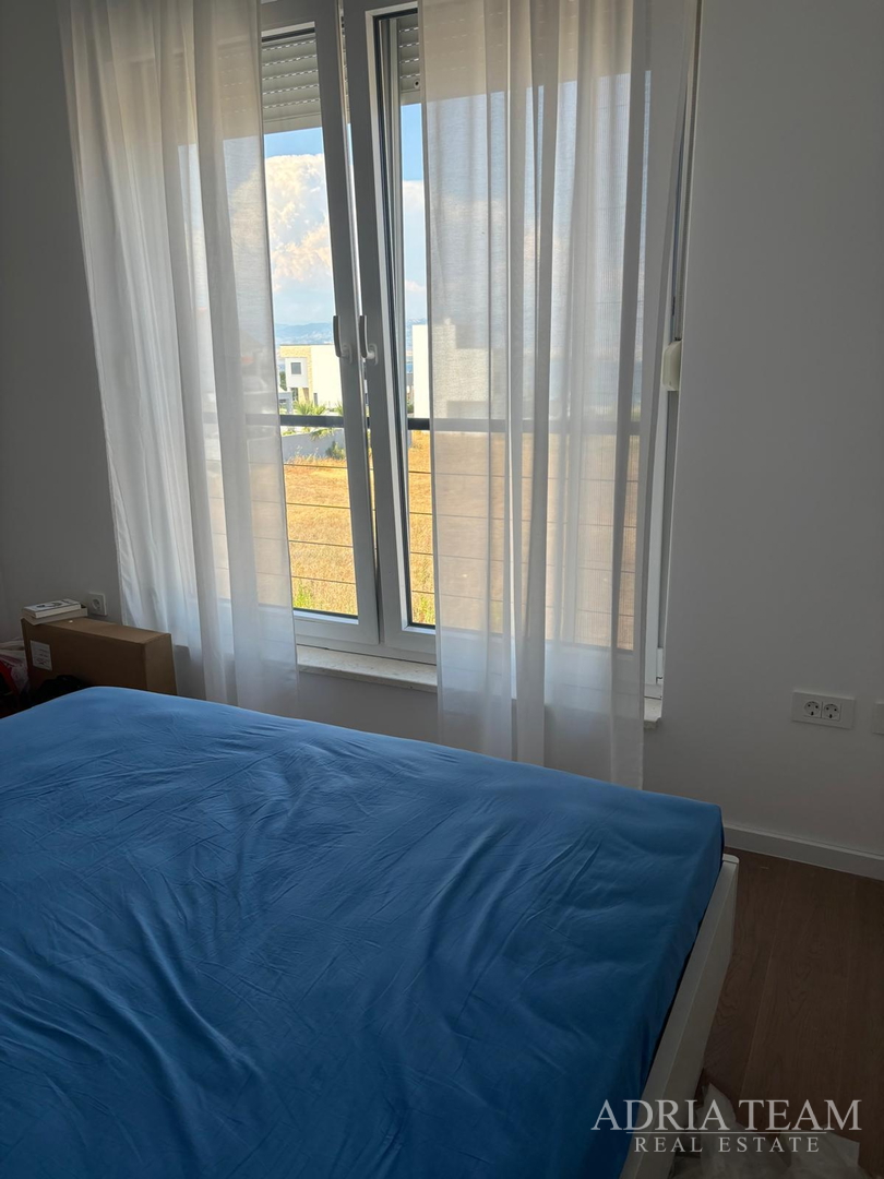 KUĆA S GARAŽOM TE OTVORENIM POGLEDOM NA MORE I PLANINE - VIR