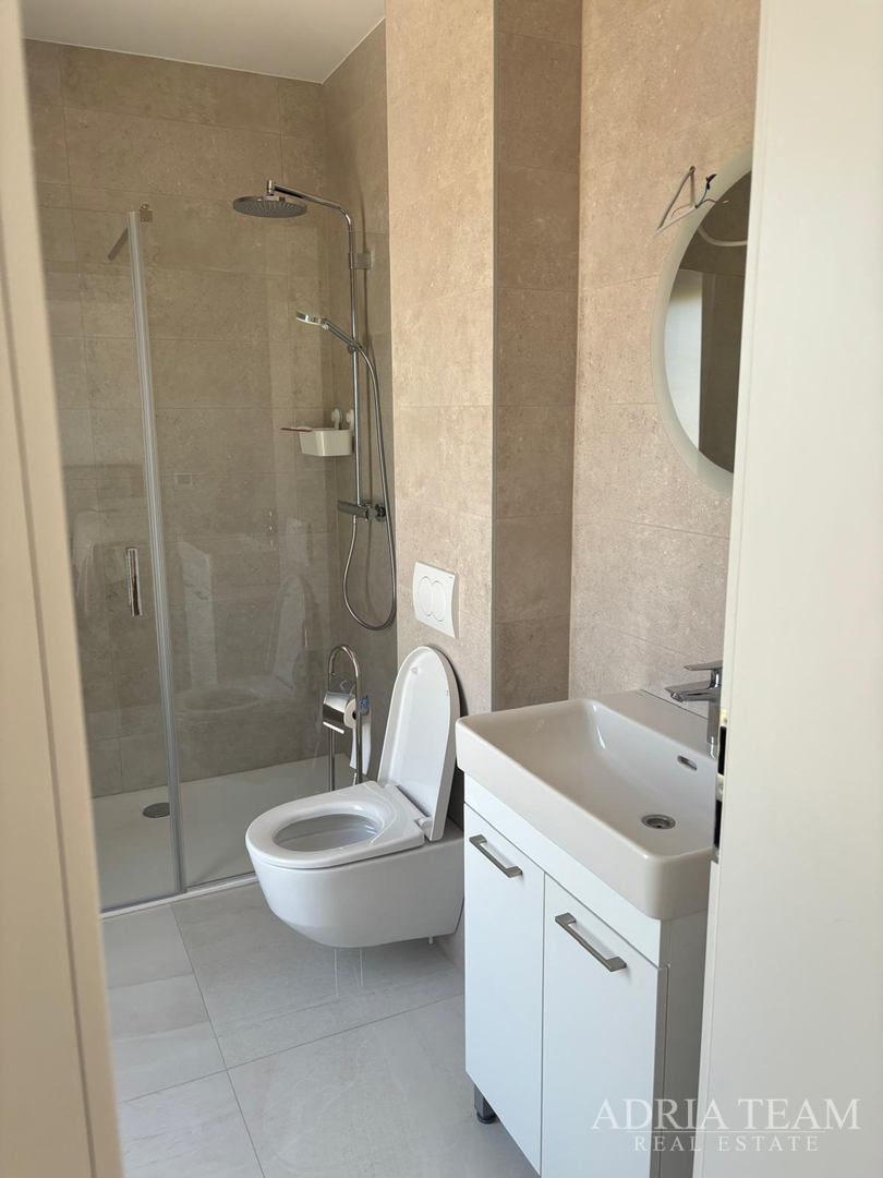 KUĆA S GARAŽOM TE OTVORENIM POGLEDOM NA MORE I PLANINE - VIR