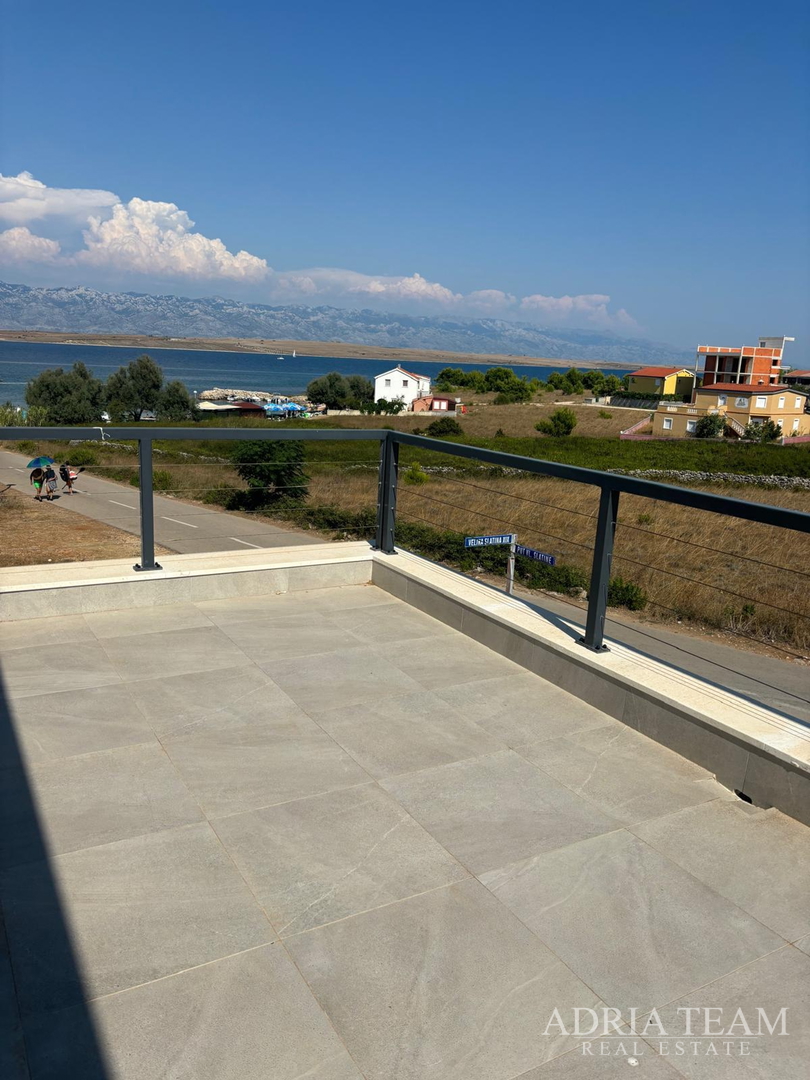 KUĆA S GARAŽOM TE OTVORENIM POGLEDOM NA MORE I PLANINE - VIR