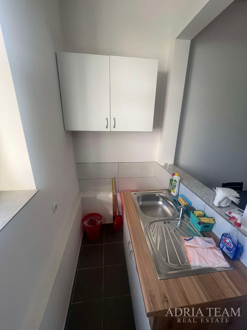 TOP POZICIJA!! IZVRSNA PRILIKA ZA POSLOVNI ILI STAMBENI PROSTOR -  ZADAR