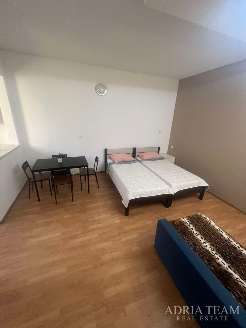 TOP POZICIJA!! IZVRSNA PRILIKA ZA POSLOVNI ILI STAMBENI PROSTOR -  ZADAR