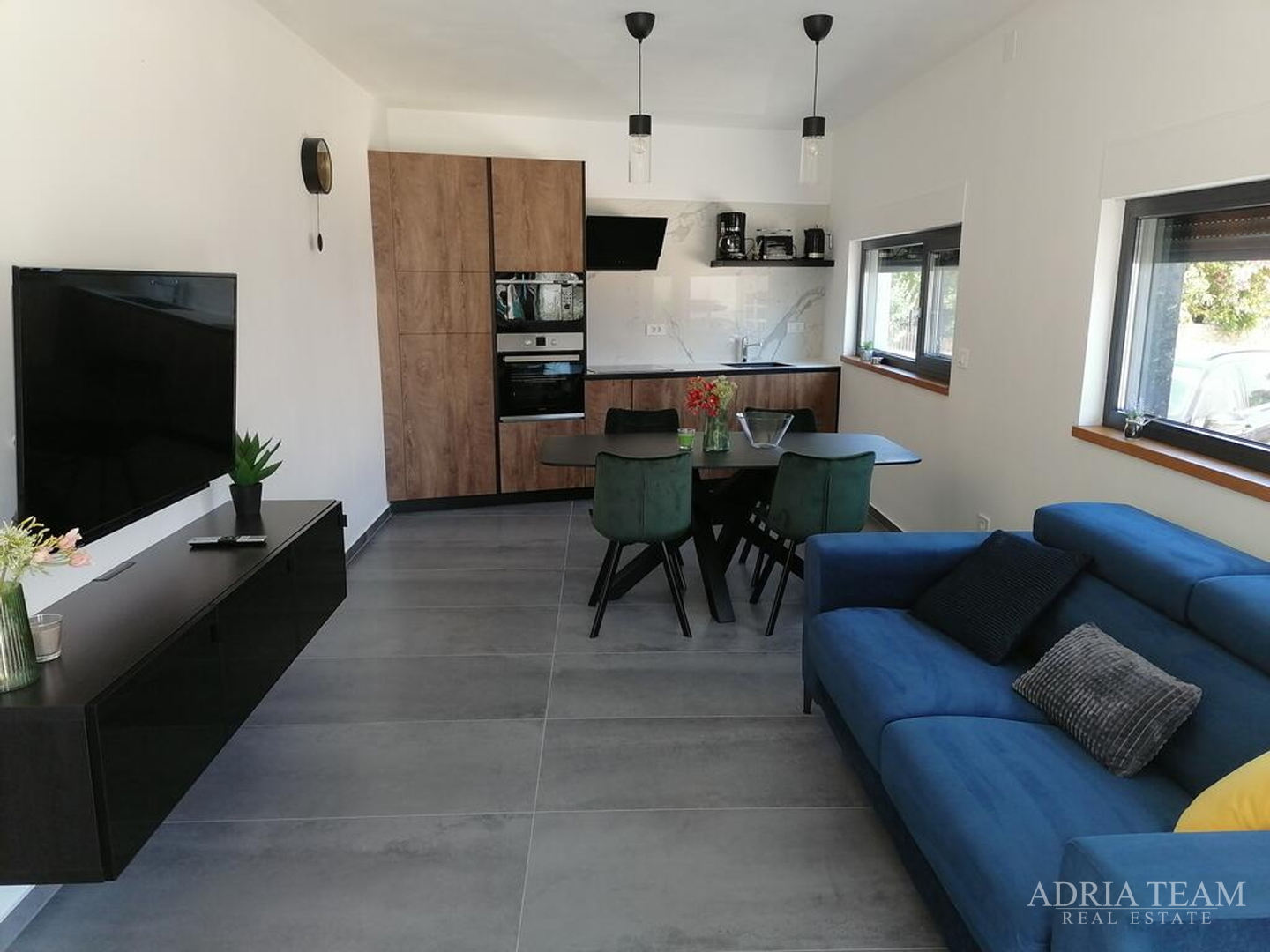 WOHNUNGEN IN EINER STADT VILLA MIT POOL, 250 M VOM MEER ENTFERNT, VIR - ZADAR