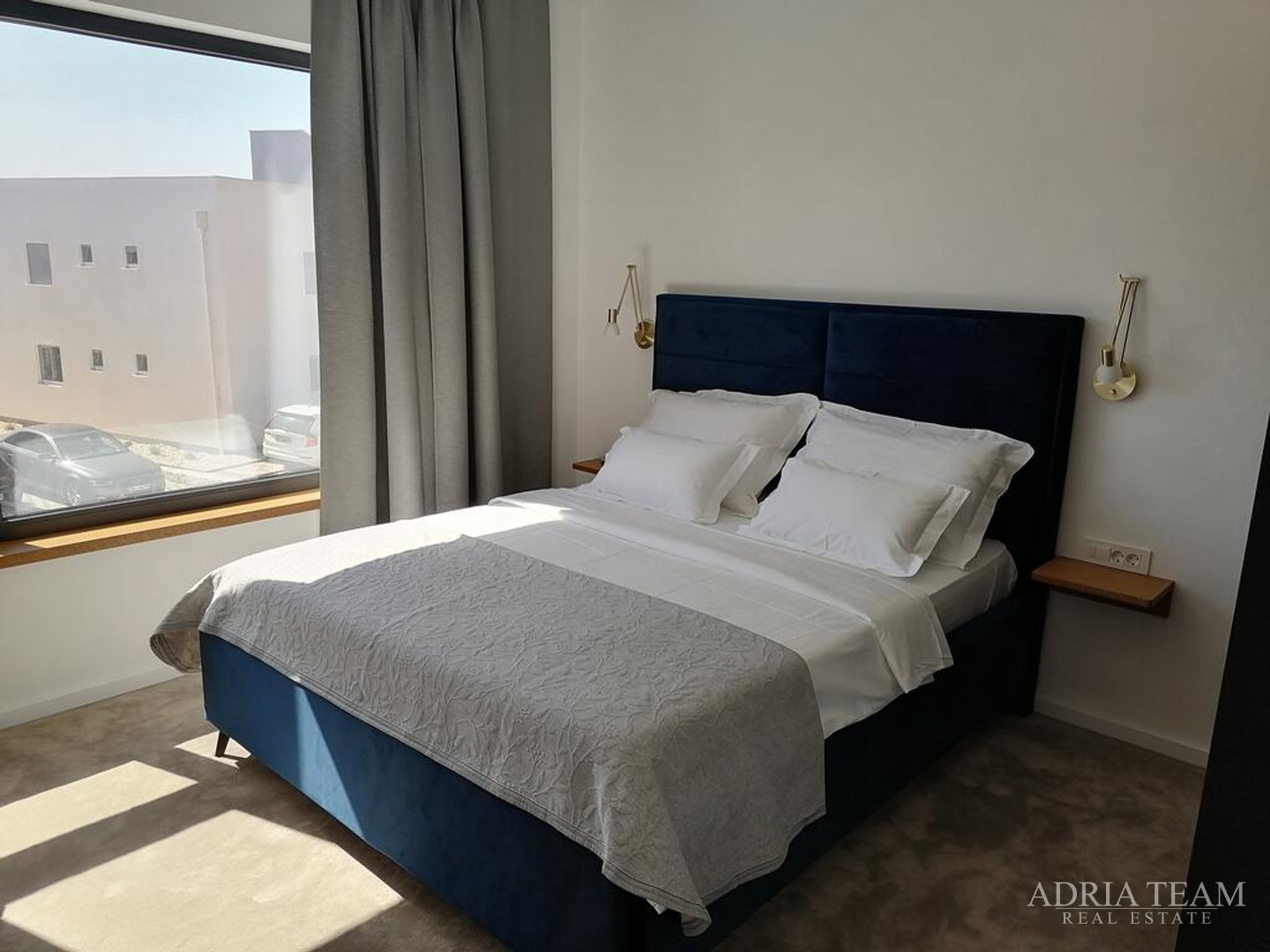 WOHNUNGEN IN EINER STADT VILLA MIT POOL, 250 M VOM MEER ENTFERNT, VIR - ZADAR