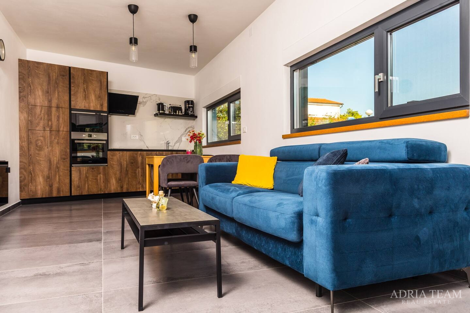 WOHNUNGEN IN EINER STADT VILLA MIT POOL, 250 M VOM MEER ENTFERNT, VIR - ZADAR