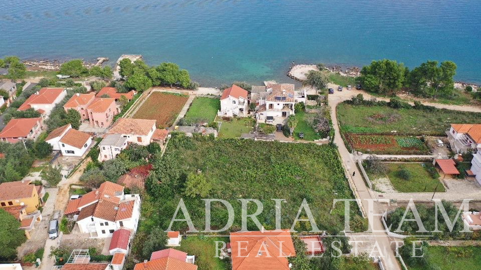 BUILDING LAND, 45 m FROM THE SEA - UGLJAN