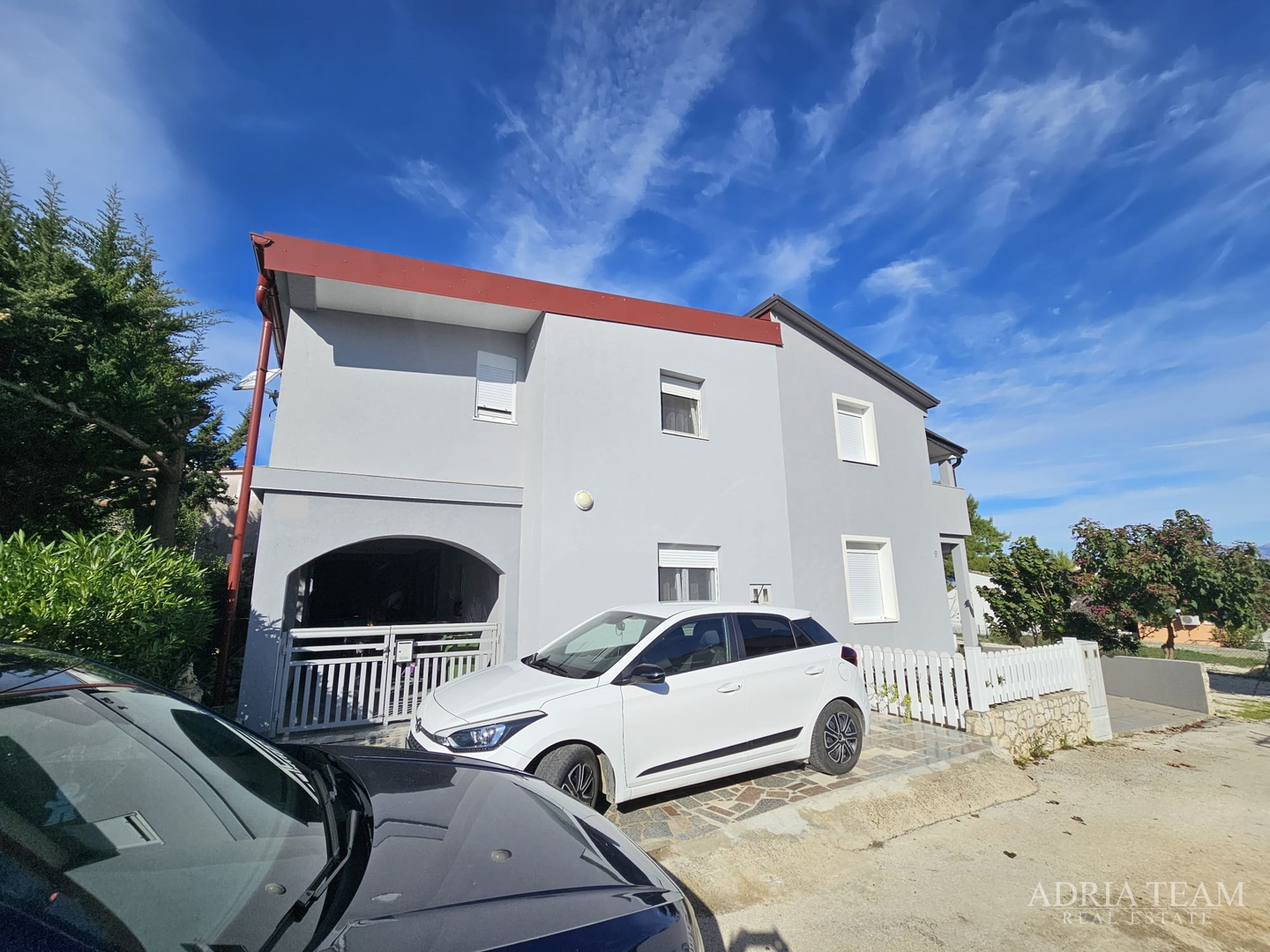 HAUS MIT ZWEI WOHNEINHEITEN - VIR