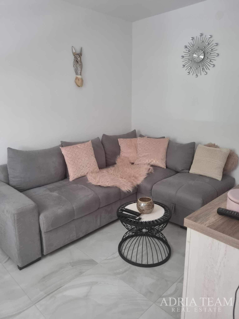 HAUS MIT ZWEI WOHNEINHEITEN - VIR