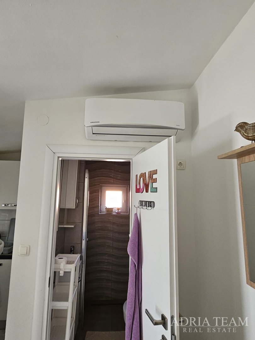 HAUS MIT ZWEI WOHNEINHEITEN - VIR