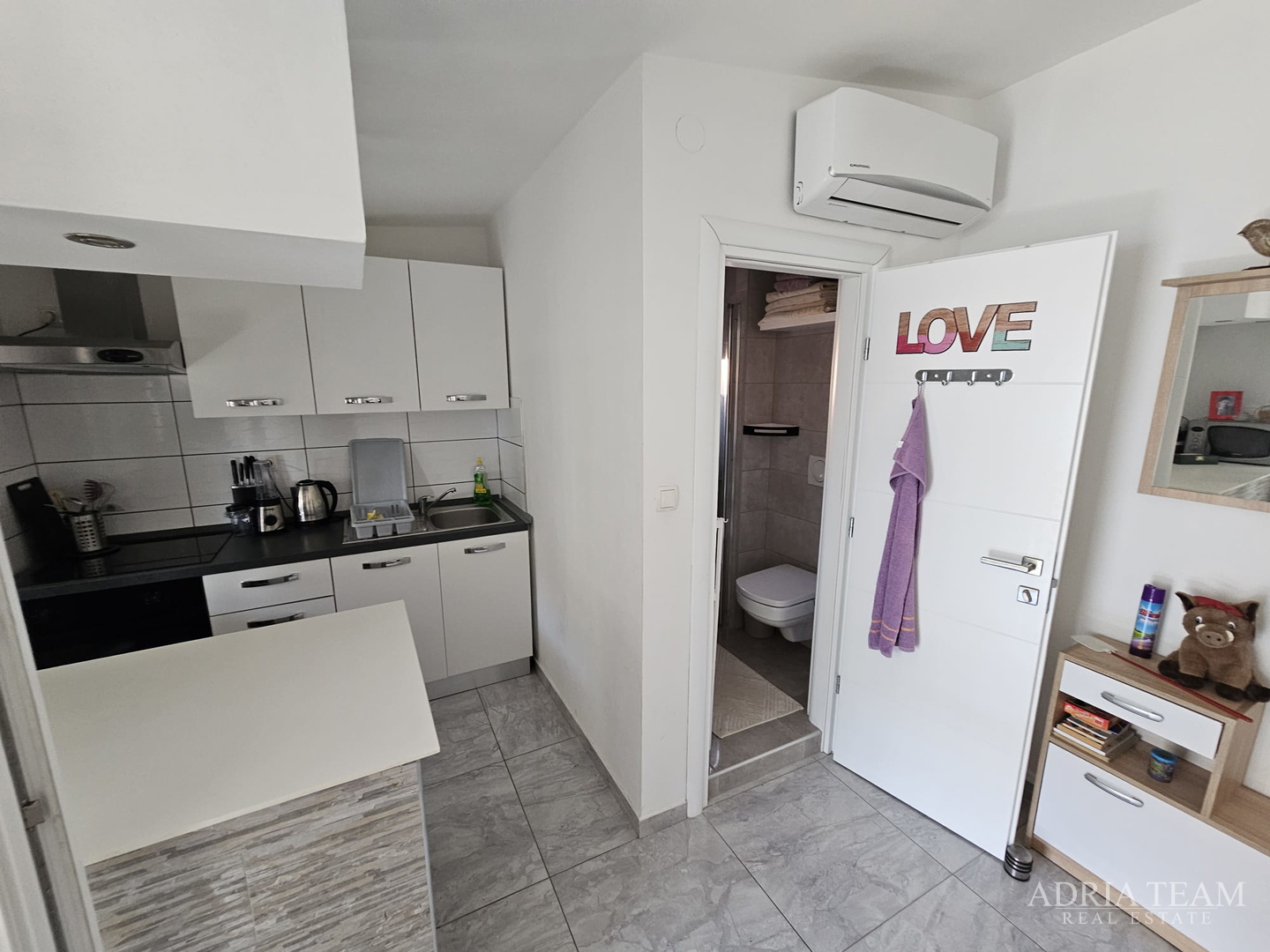 HAUS MIT ZWEI WOHNEINHEITEN - VIR