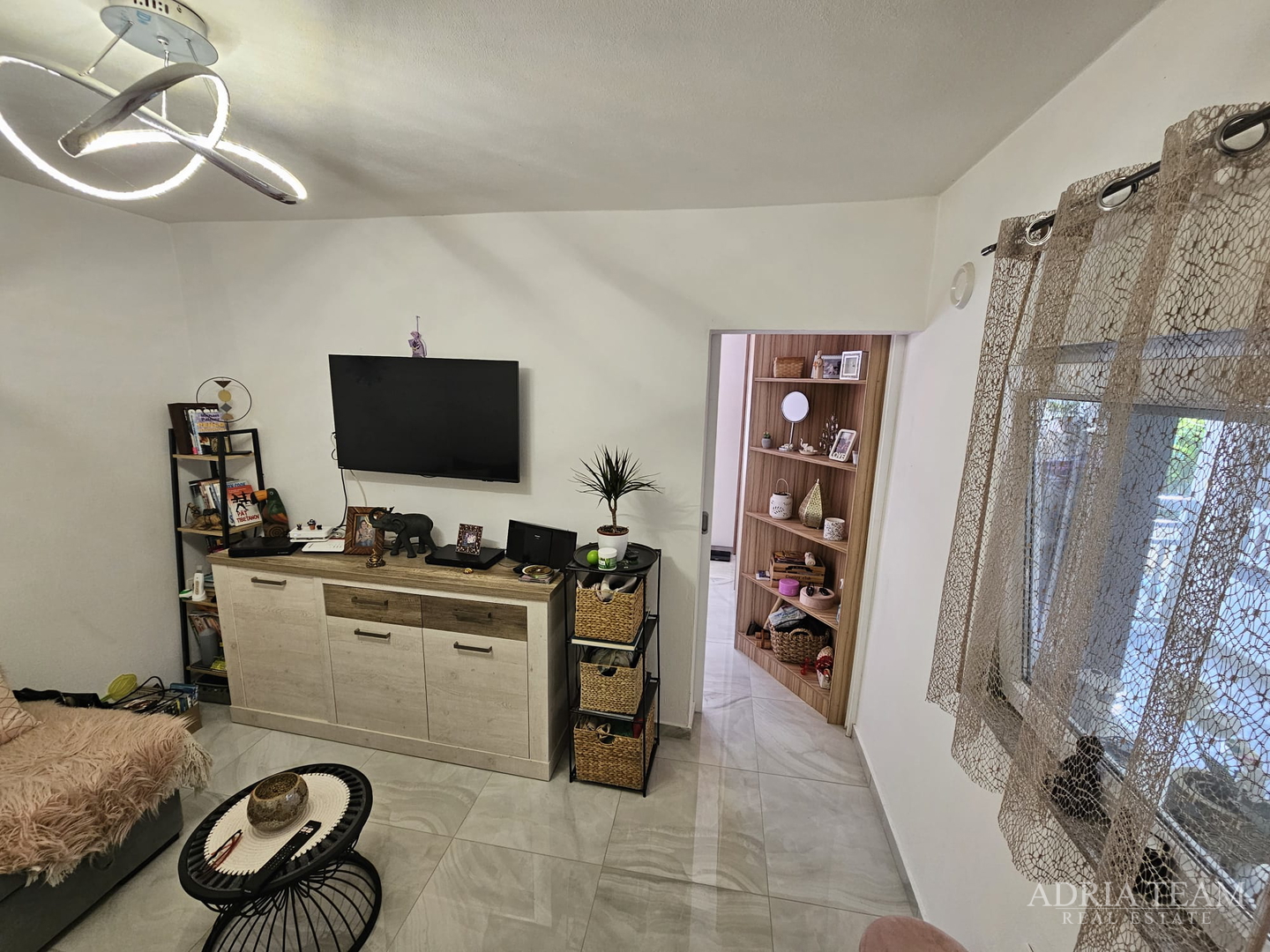 HAUS MIT ZWEI WOHNEINHEITEN - VIR