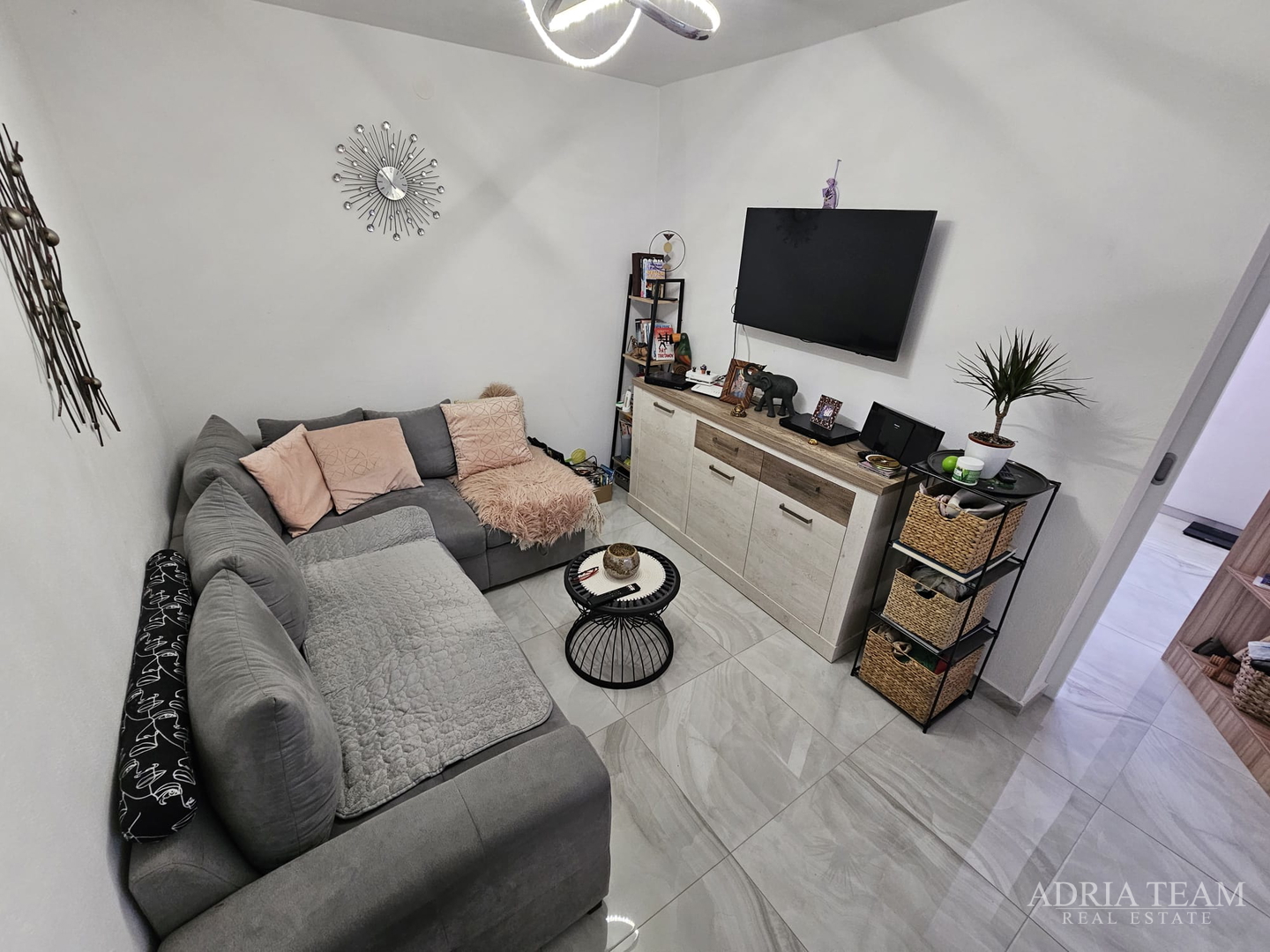 HAUS MIT ZWEI WOHNEINHEITEN - VIR