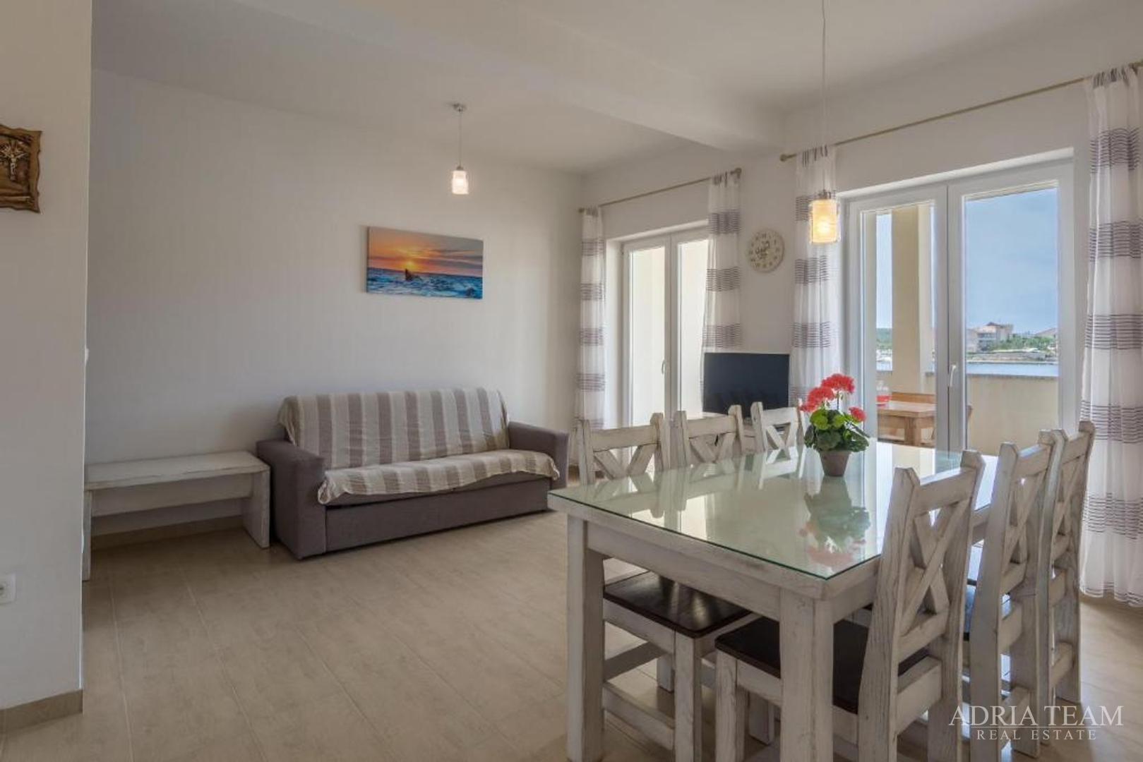 KUĆA U NIZU, PRVI RED DO MORA - ŠIMUNI, PAG