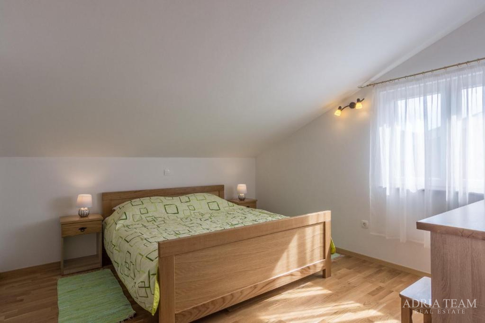 KUĆA U NIZU, PRVI RED DO MORA - ŠIMUNI, PAG