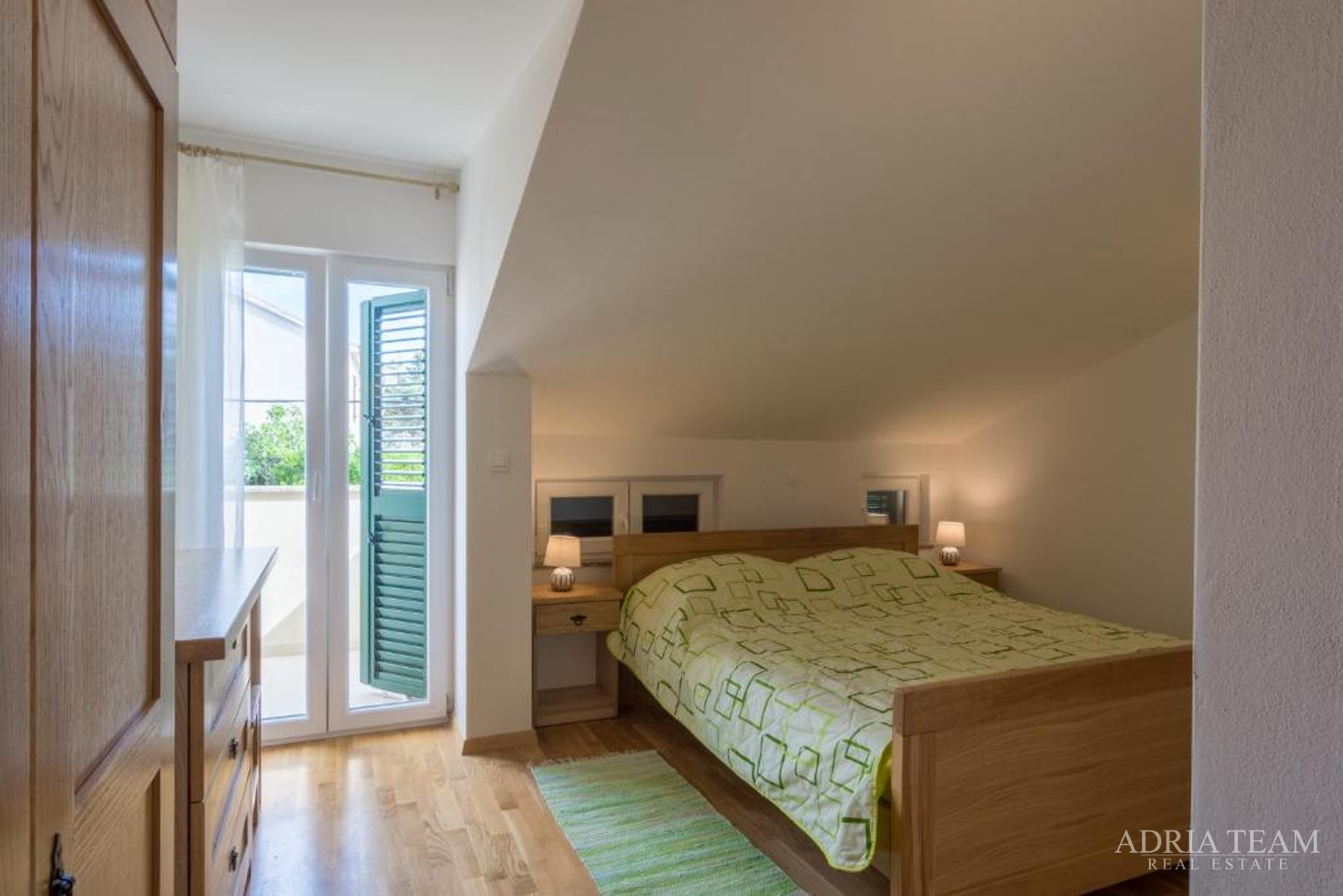 KUĆA U NIZU, PRVI RED DO MORA - ŠIMUNI, PAG