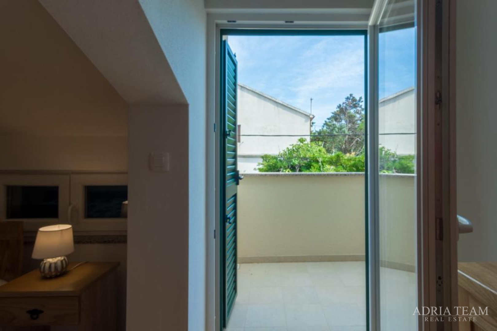 KUĆA U NIZU, PRVI RED DO MORA - ŠIMUNI, PAG