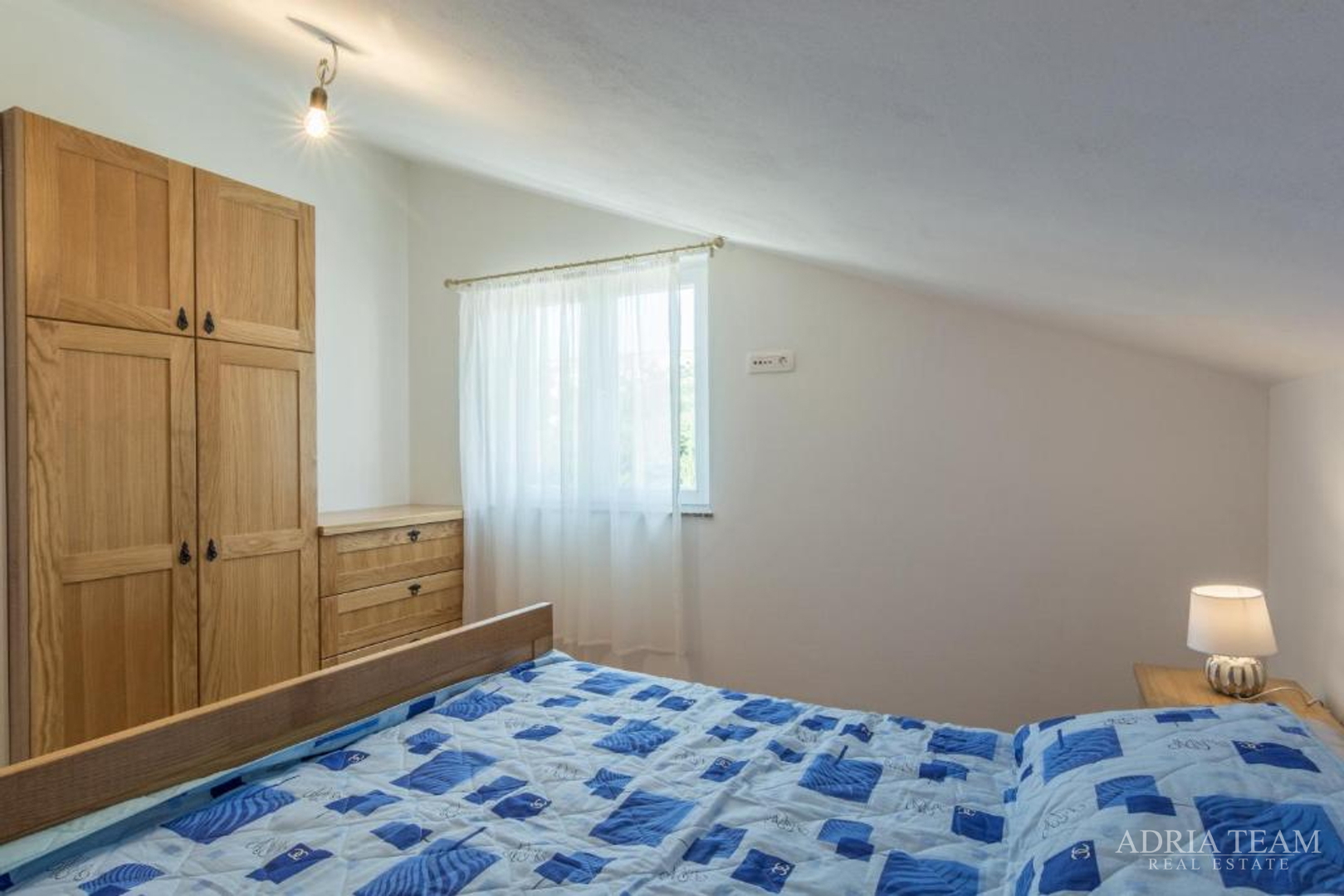 KUĆA U NIZU, PRVI RED DO MORA - ŠIMUNI, PAG