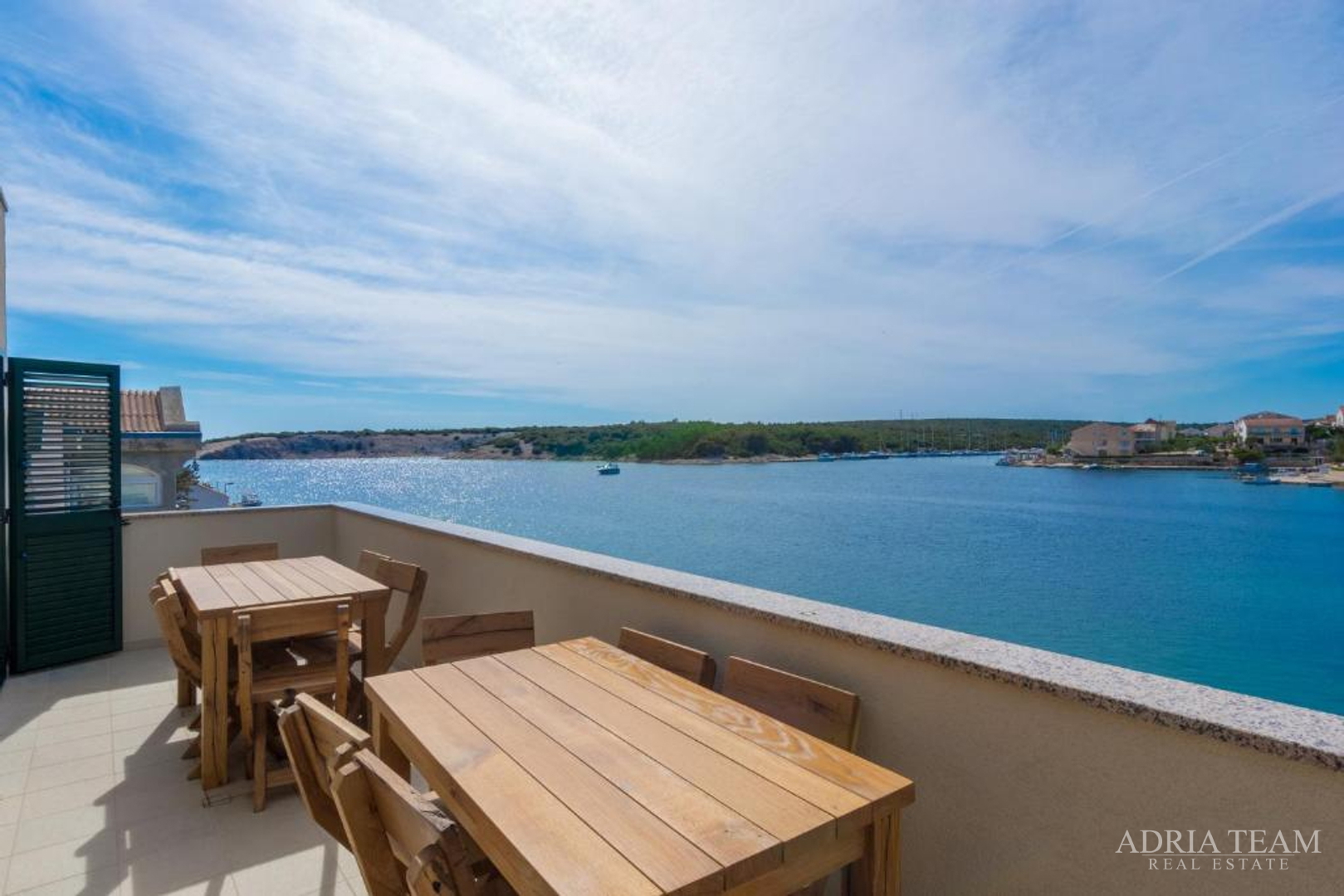 KUĆA U NIZU, PRVI RED DO MORA - ŠIMUNI, PAG