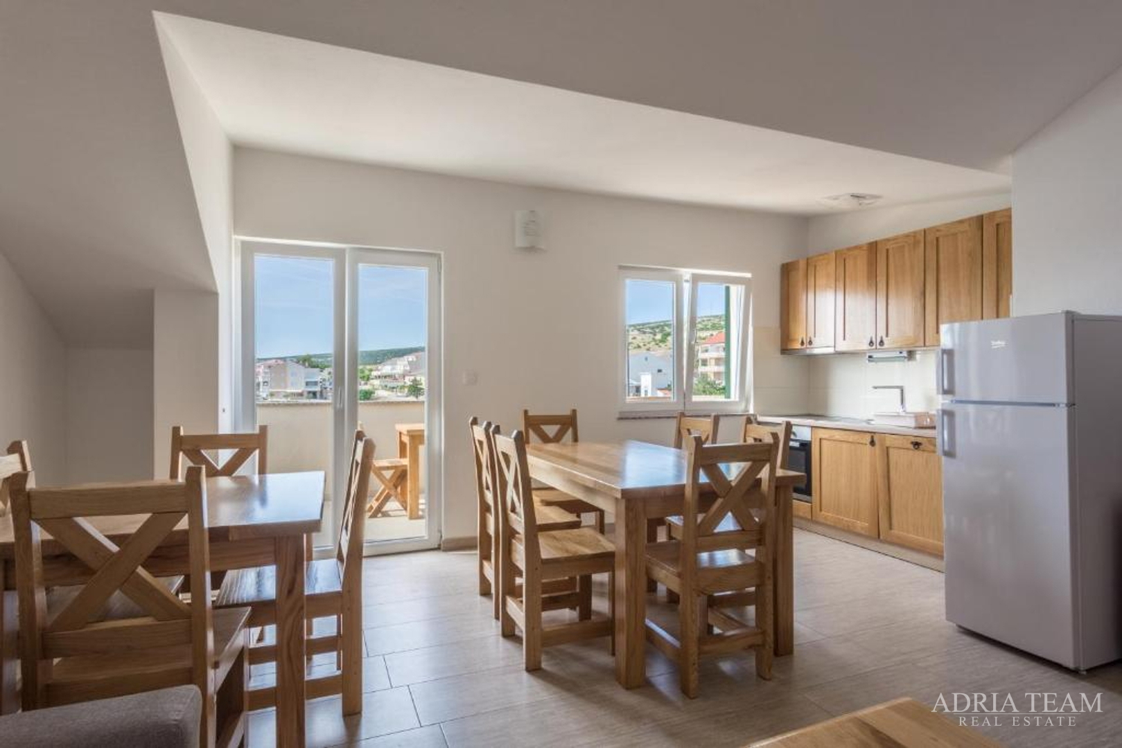 KUĆA U NIZU, PRVI RED DO MORA - ŠIMUNI, PAG