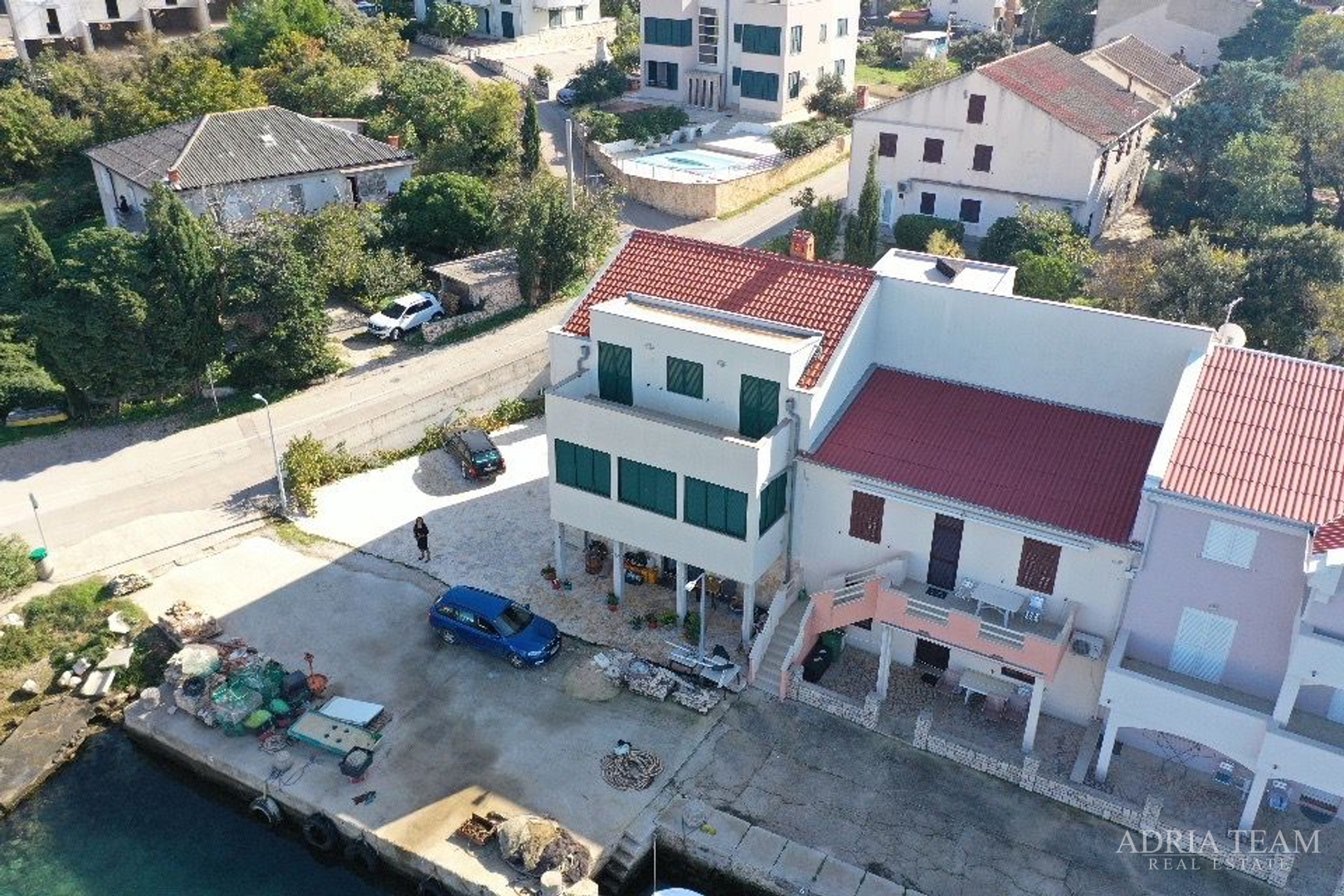 KUĆA U NIZU, PRVI RED DO MORA - ŠIMUNI, PAG