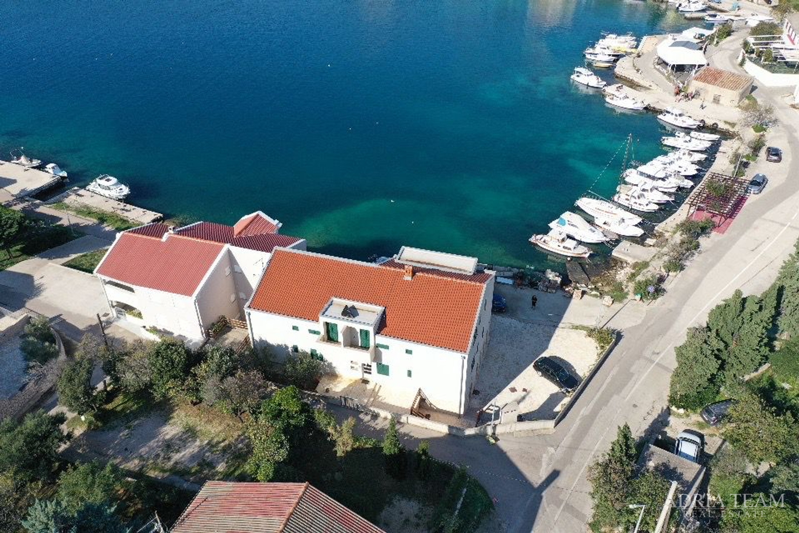 KUĆA U NIZU, PRVI RED DO MORA - ŠIMUNI, PAG