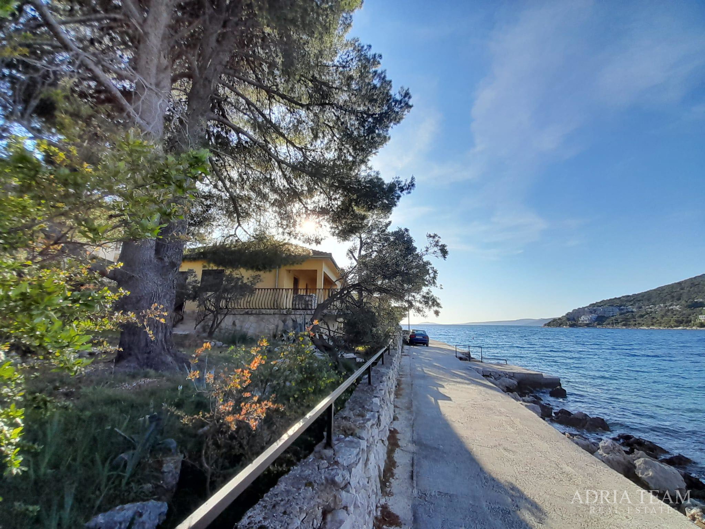 EKSKLUZIVNA PONUDA!! TOP POZICIJA!! PRVI RED DO MORA - KUĆA PRIZEMNICA S OTVORENIM POGLEDOM NA MORE, DRVENIK - DRVENIK VELIKI