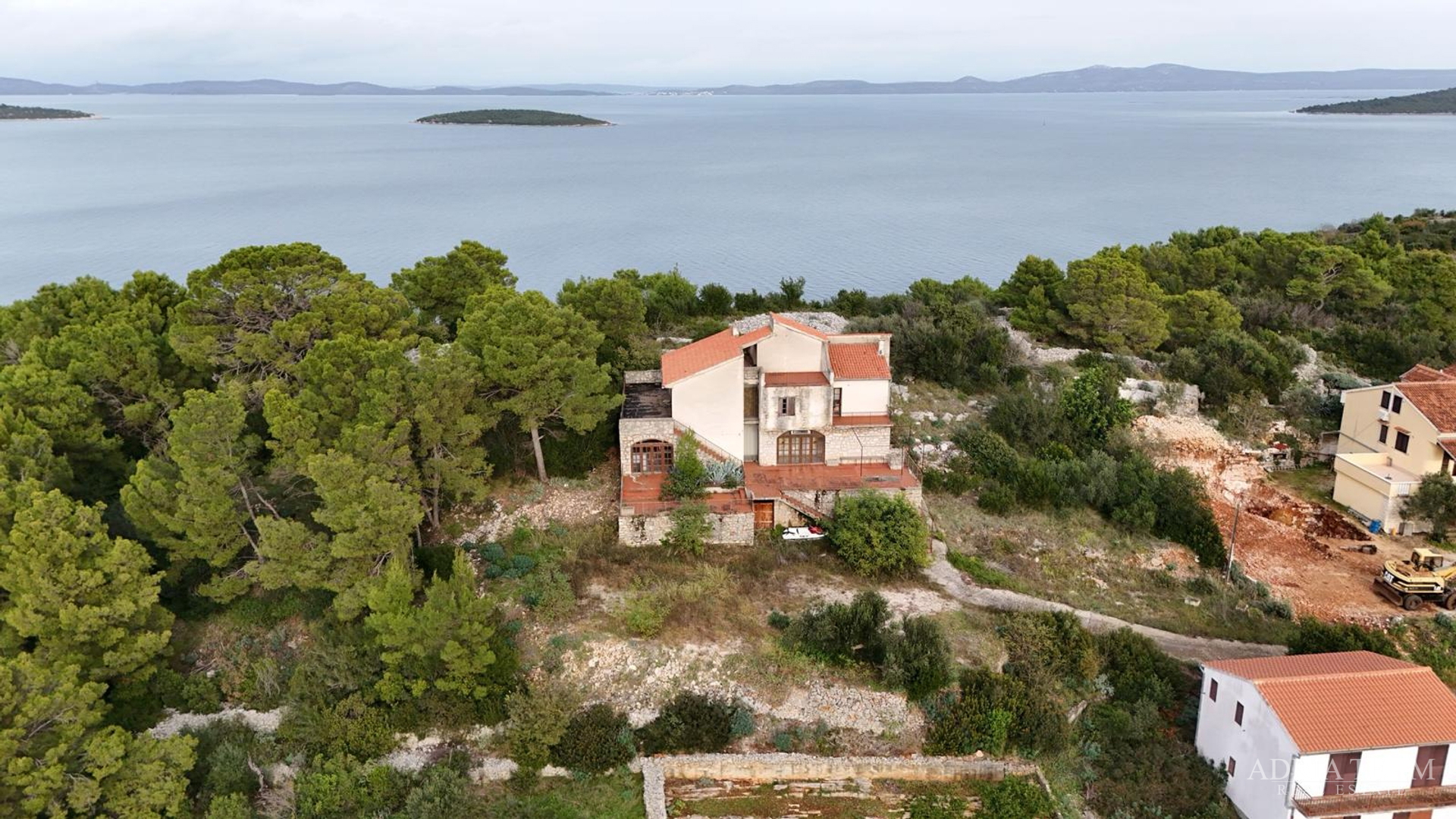 POSLOVNO-STAMBENI OBJEKT, POGLED NA MORE - SALI, DUGI OTOK