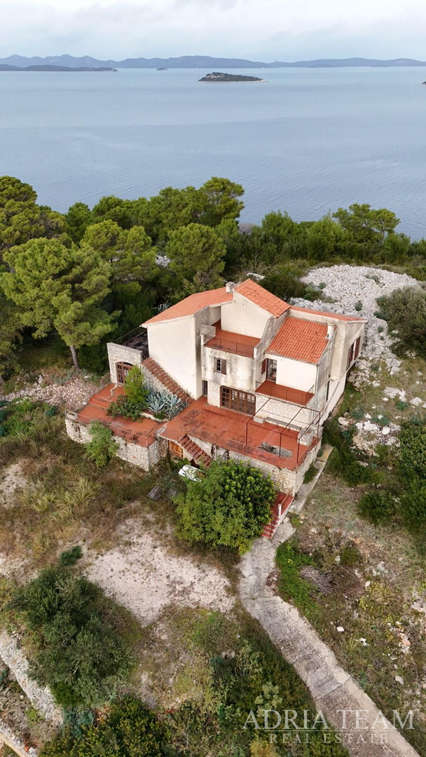 POSLOVNO-STAMBENI OBJEKT, POGLED NA MORE - SALI, DUGI OTOK