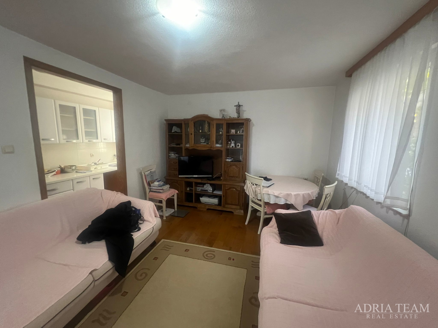 KUĆA S DVIJE STAMBENE JEDINICE, 50 m OD MORA - VIR, JUŽNA STRANA