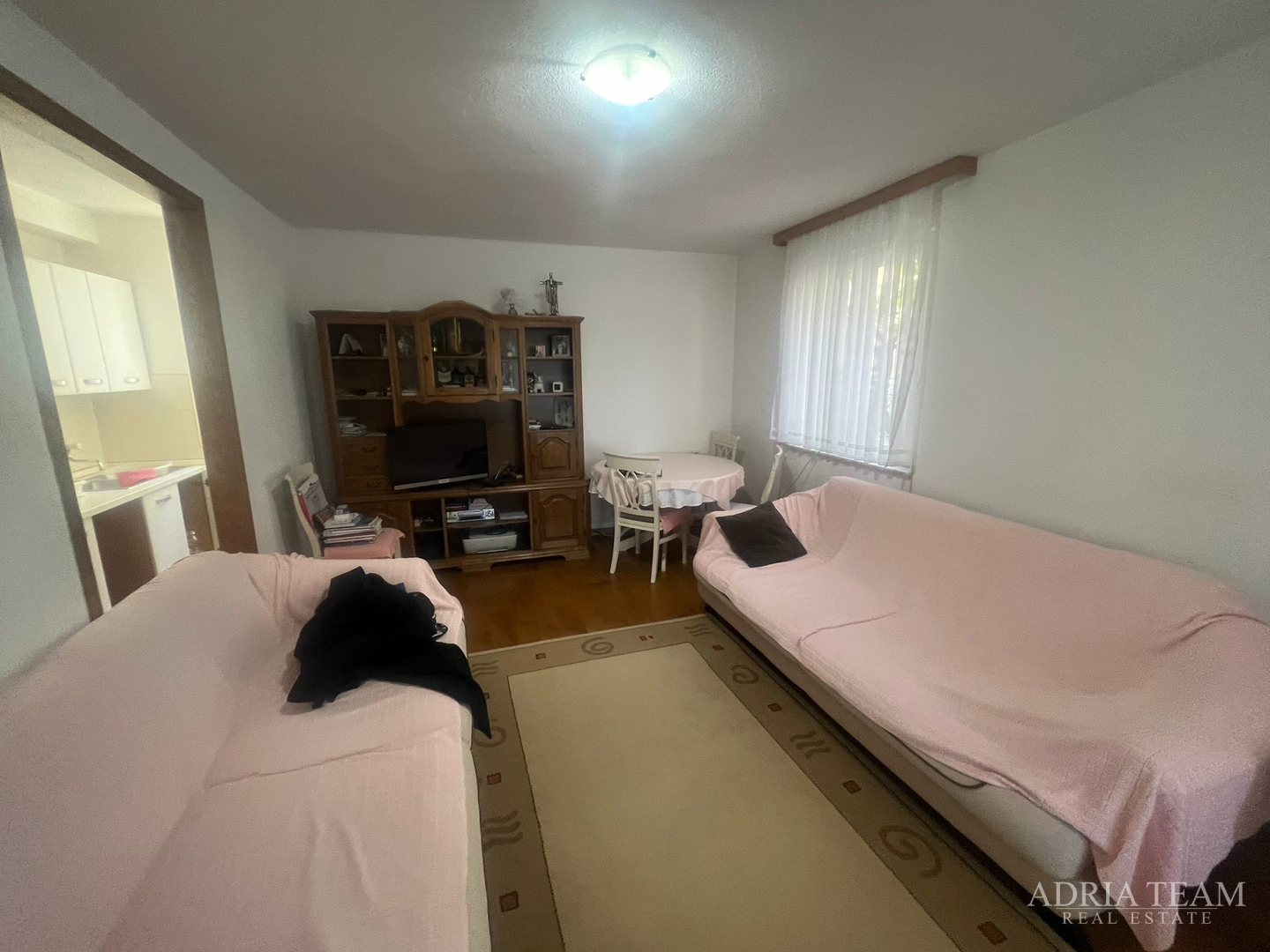 KUĆA S DVIJE STAMBENE JEDINICE, 50 m OD MORA - VIR, JUŽNA STRANA