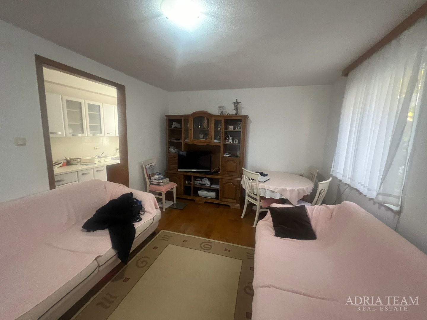 KUĆA S DVIJE STAMBENE JEDINICE, 50 m OD MORA - VIR, JUŽNA STRANA