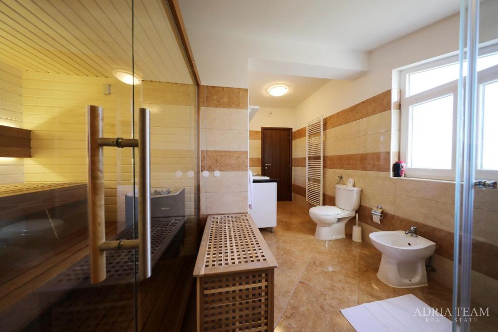 VILA S BAZENOM I POGLEDOM NA MORE, 600 m OD MORA, PRIVLAKA - ZADAR