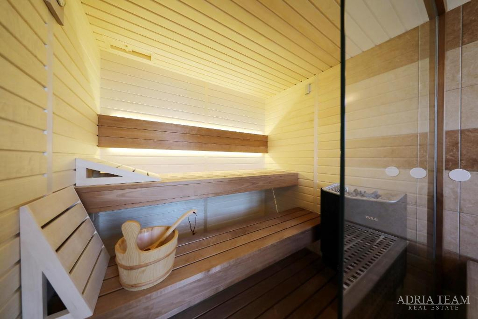 VILA S BAZENOM I POGLEDOM NA MORE, 600 m OD MORA, PRIVLAKA - ZADAR