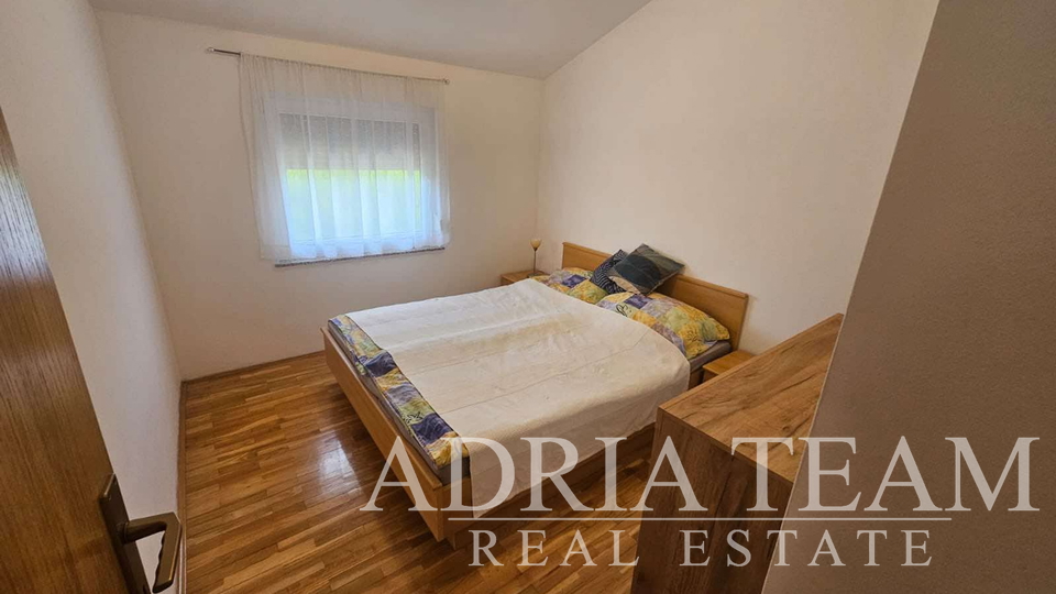 DVOSOBNI APARTMAN, 400 m OD MORA, VRSI - MULO