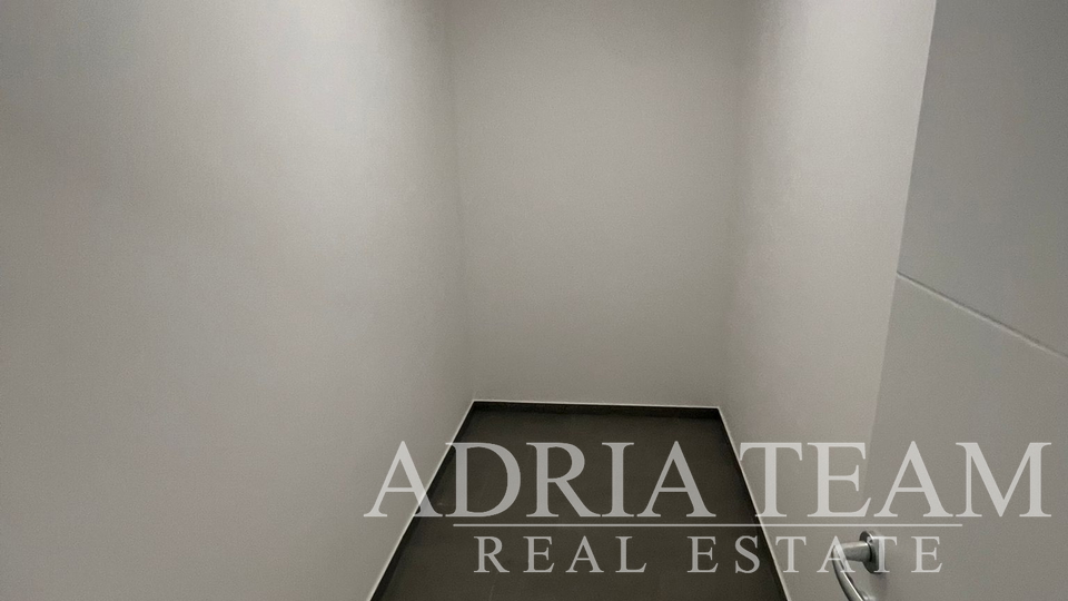 NOVO U PONUDI! PROLJETNA AKCIJA! APARTMANI S POGLEDOM NA MORE, 70 m OD MORA, POVLJANA - PAG