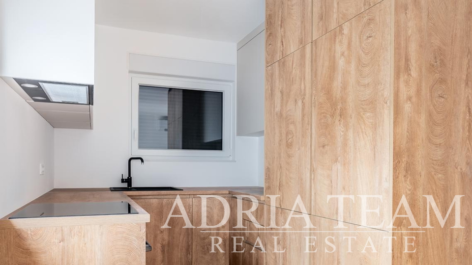 NOVO U PONUDI! PROLJETNA AKCIJA! APARTMANI S POGLEDOM NA MORE, 70 m OD MORA, POVLJANA - PAG