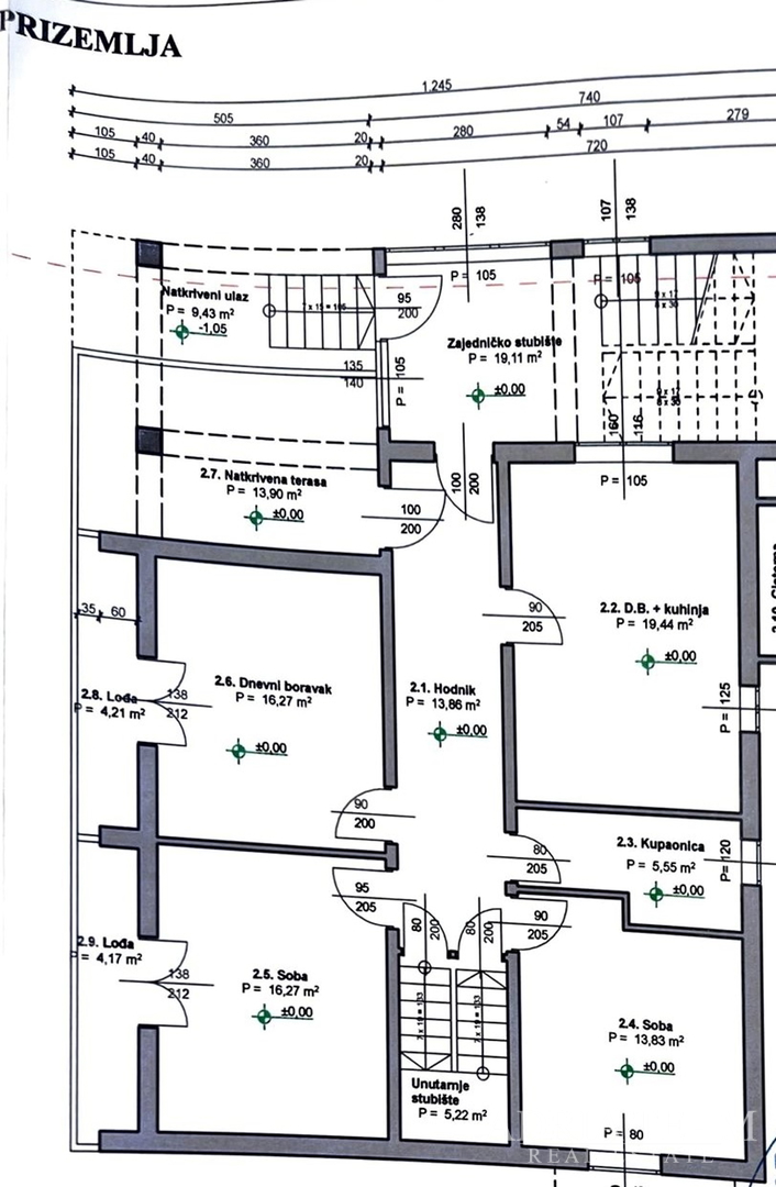 KUĆA S DESET STAMBENIH JEDINICA BLIZU CENTRA S POGLEDOM NA MORE - NOVALJA, PAG