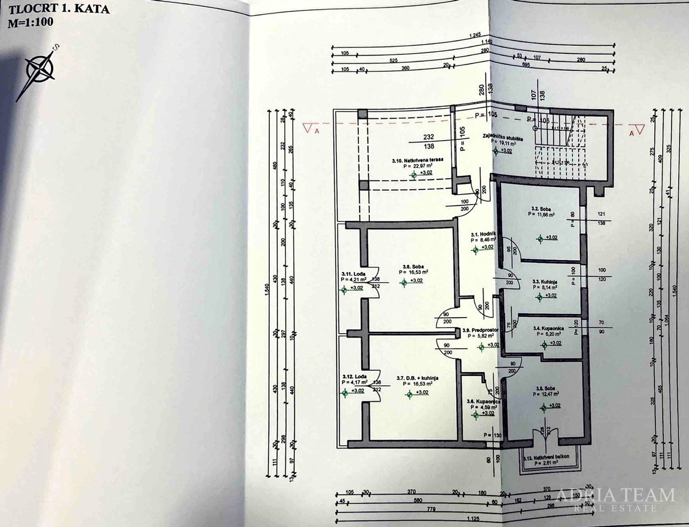 KUĆA S DESET STAMBENIH JEDINICA BLIZU CENTRA S POGLEDOM NA MORE - NOVALJA, PAG