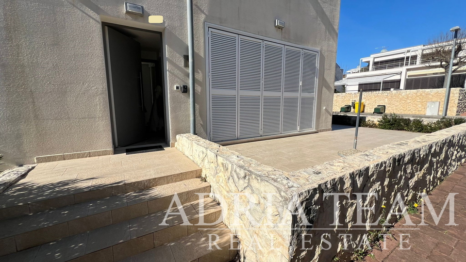 APARTMAN S DVIJE TERASE - PETRČANE
