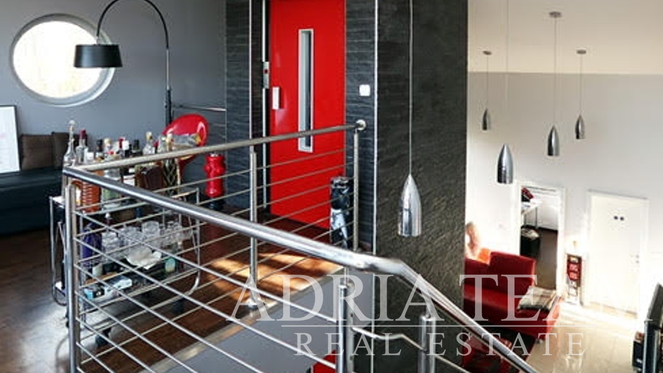 House, 458 m2, For Sale, Samobor