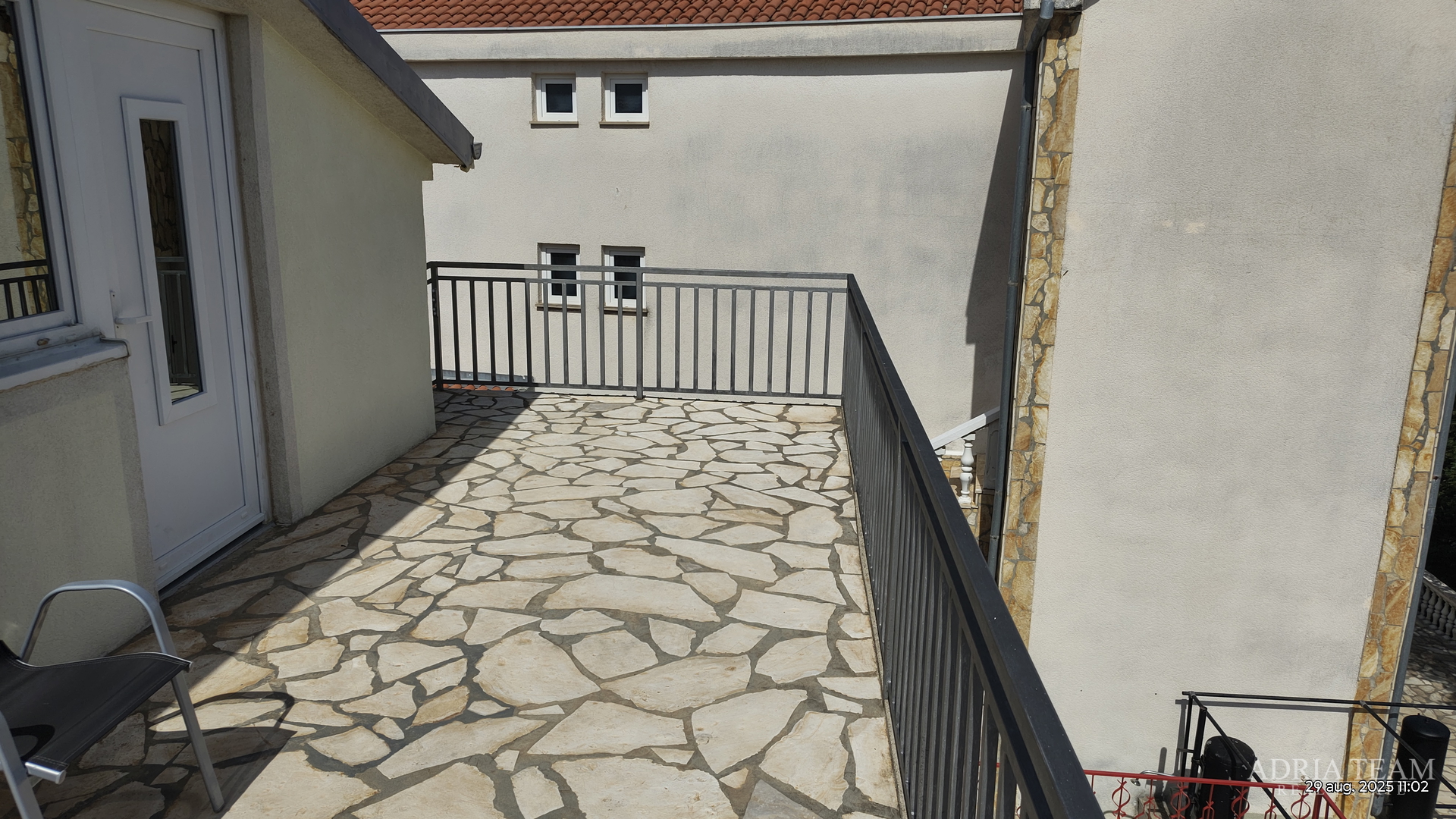 HAUS MIT WUNDERSCHÖNEM OFFENEM MEERBLICK, TEILWEISE RENOVIERT - DONJI KARIN