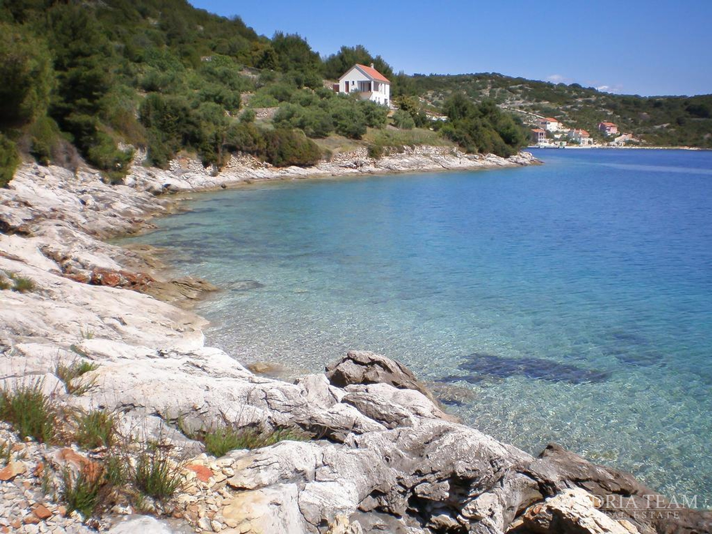 BUILDING PLOTS ON AN ISLAND NEAR ZADAR - FIRST LINE TO THE SEA