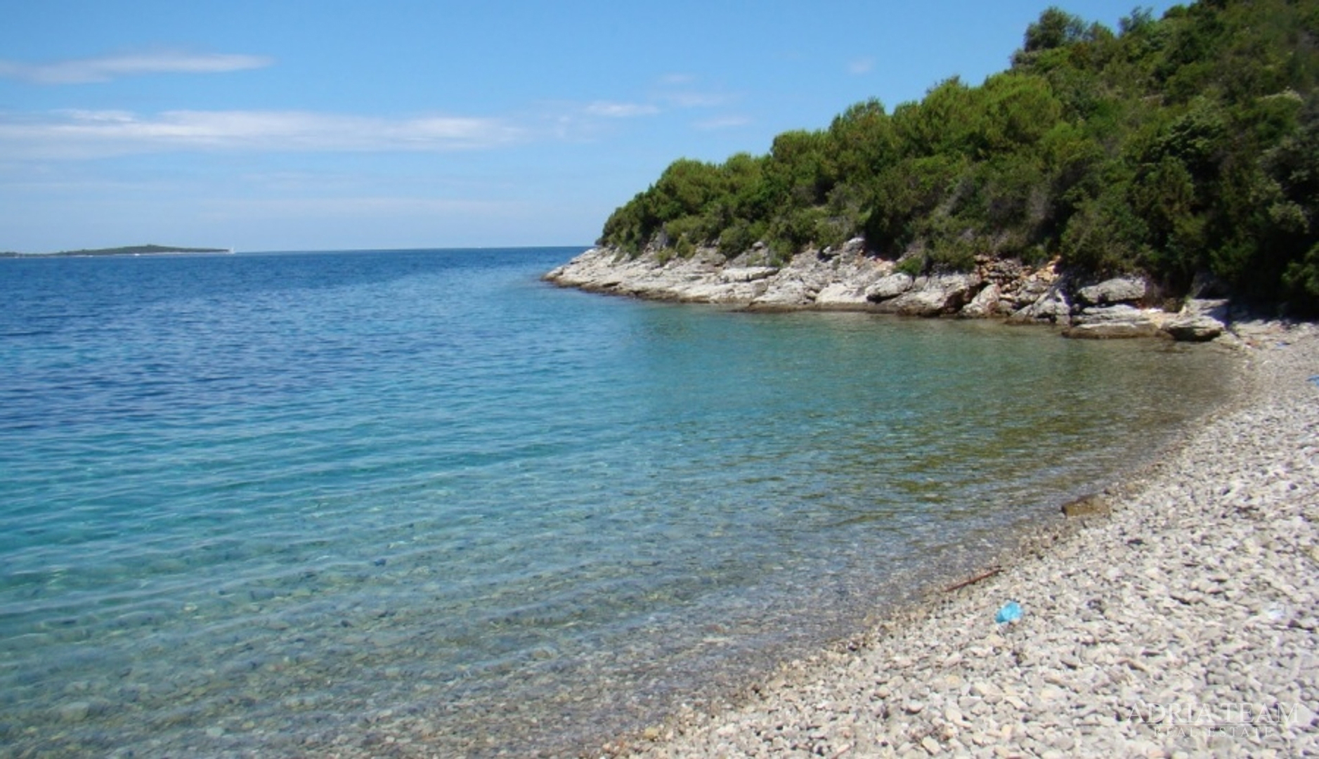 BUILDING PLOTS ON AN ISLAND NEAR ZADAR - FIRST LINE TO THE SEA