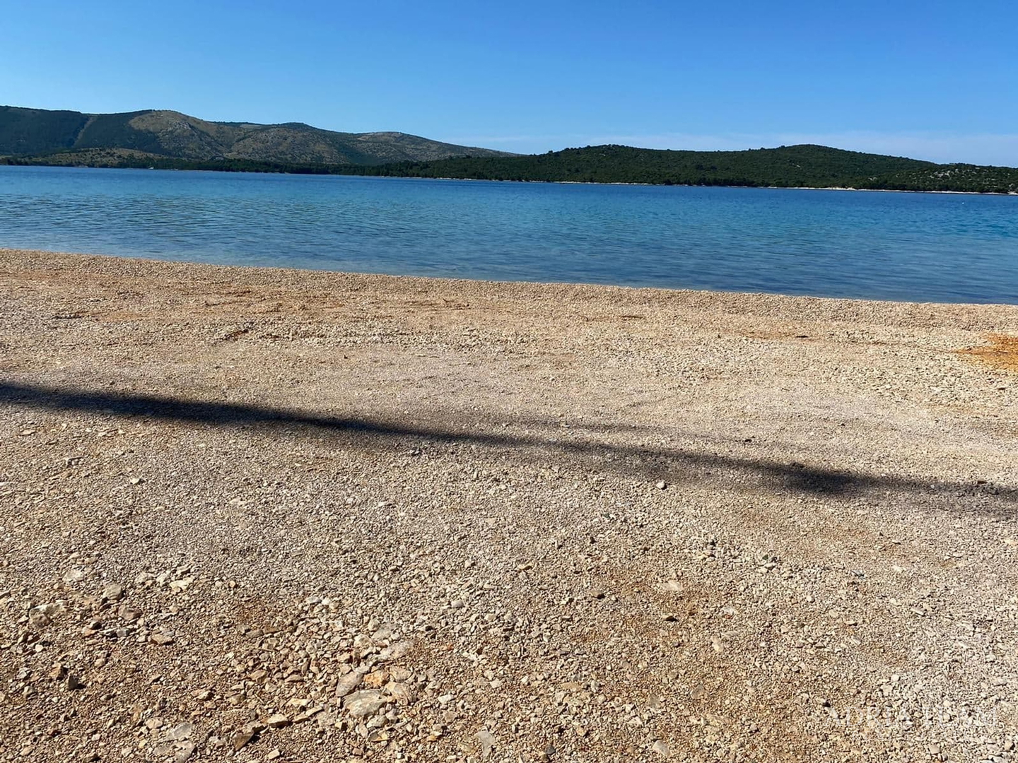 LUKSUZNI APARTMANI NA SAMOJ PLAŽI