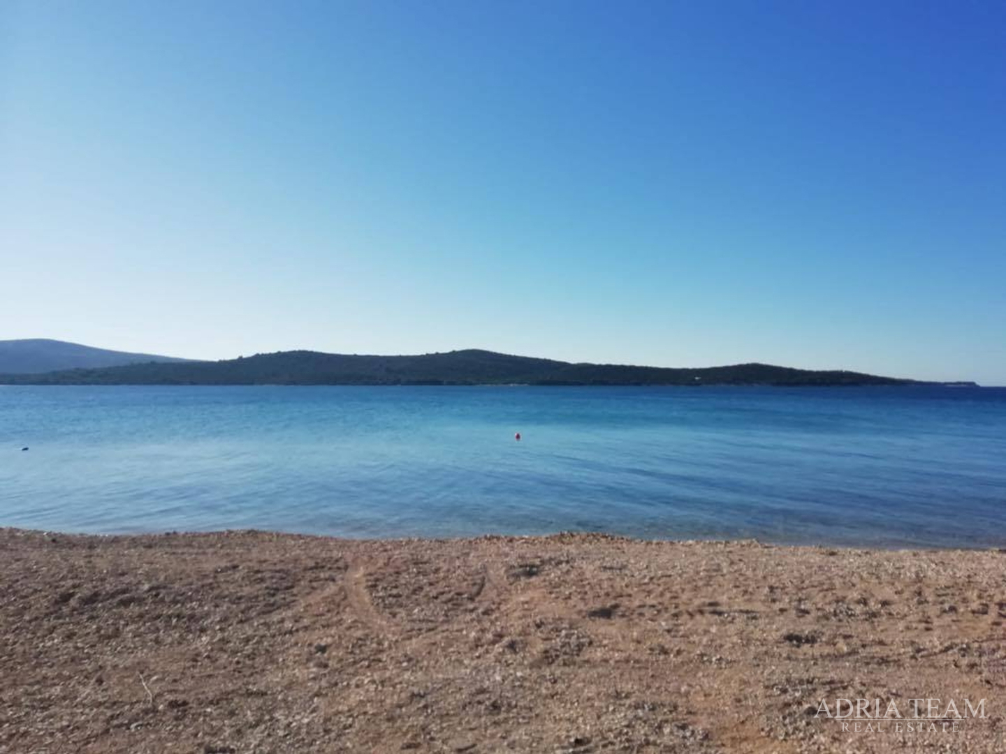 LUKSUZNI APARTMANI NA SAMOJ PLAŽI